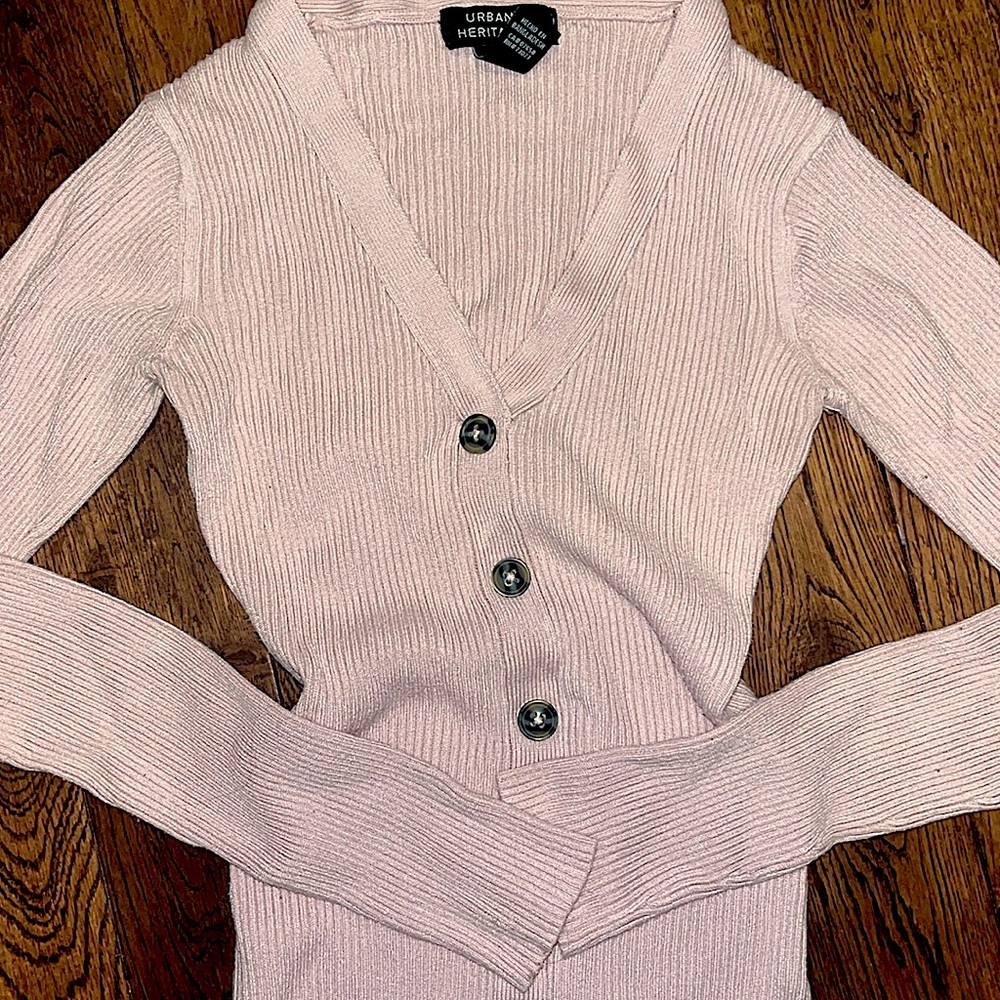 Pink sweater urban heritage
